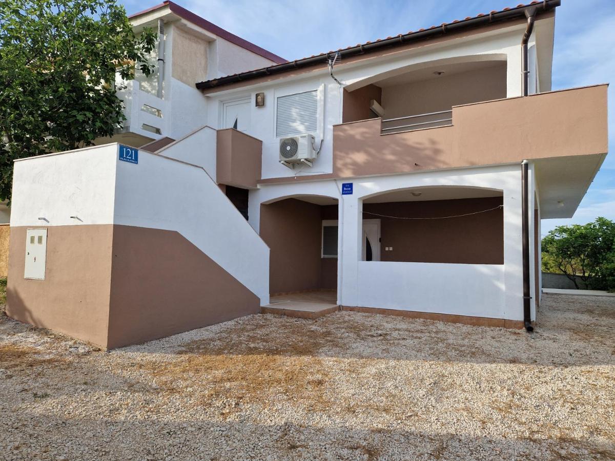 Apartments Ema Вир Екстер'єр фото