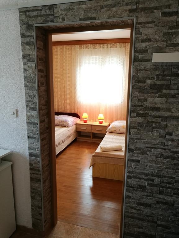 Apartments Ema Вир Екстер'єр фото