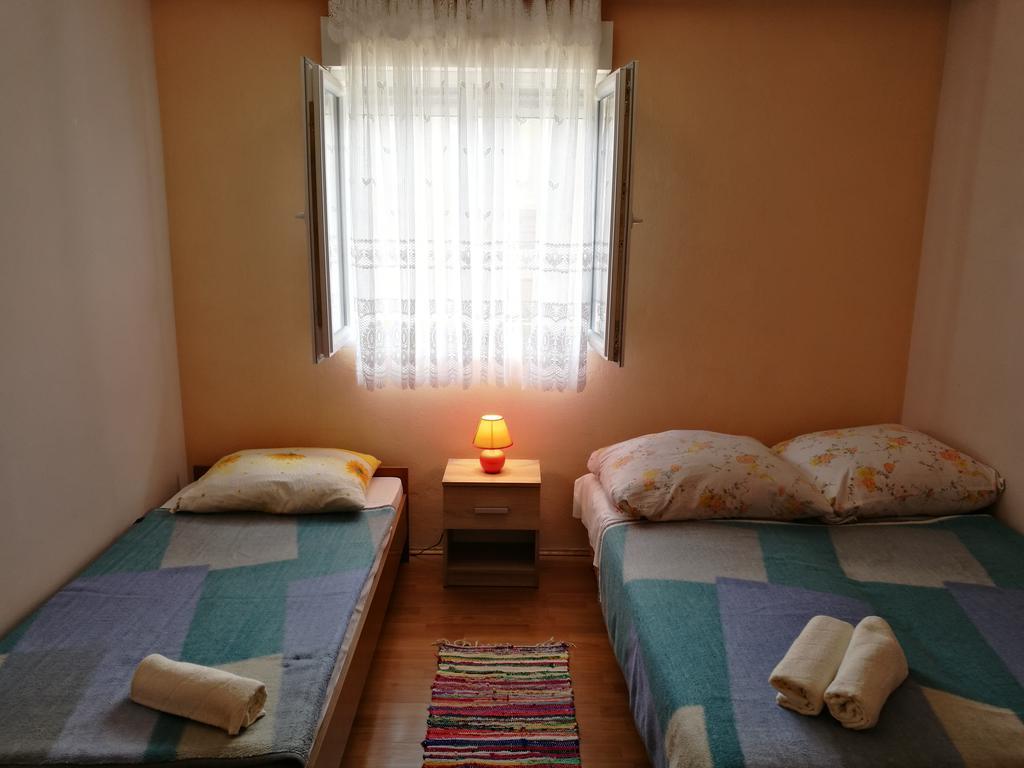 Apartments Ema Вир Екстер'єр фото