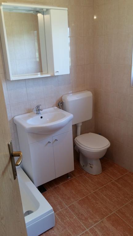 Apartments Ema Вир Екстер'єр фото